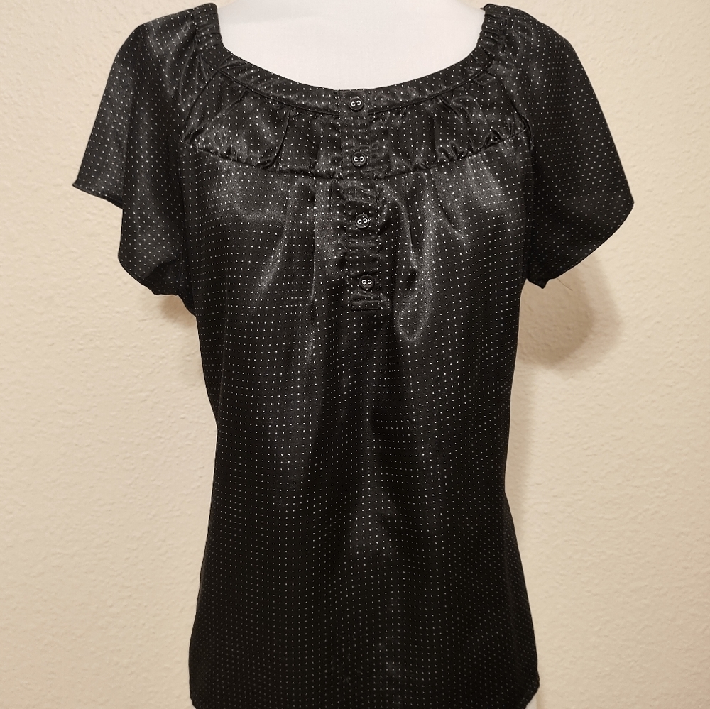 Black white polka dot stretch top